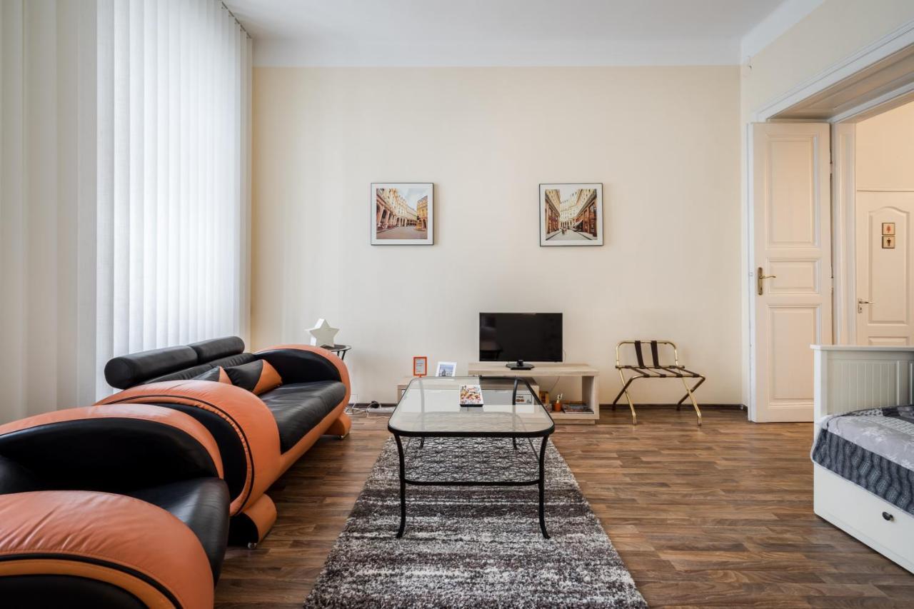 Pyvo Street Home With Balcony By Nw บูดาเปสต์ ภายนอก รูปภาพ